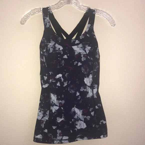 Lululemon criss cross tank - Picture 1 of 4